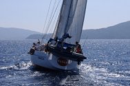 boat for rent on boat & breakfast or crew charter cruises 